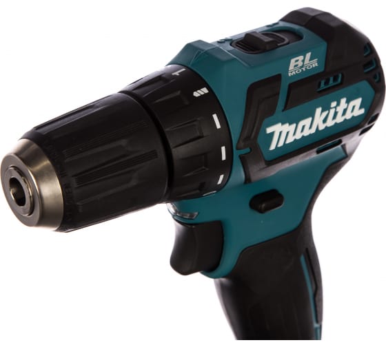 Аккумуляторная дрель-шуруповерт Makita CXT DF332DWAE